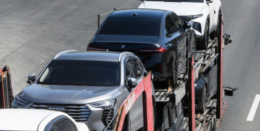 Импорт легковушек из ОАЭ в Россию рискует сойти на нет