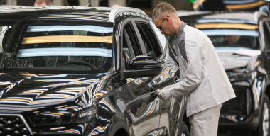 Клоны китайских автомобилей в России активно русифицируют