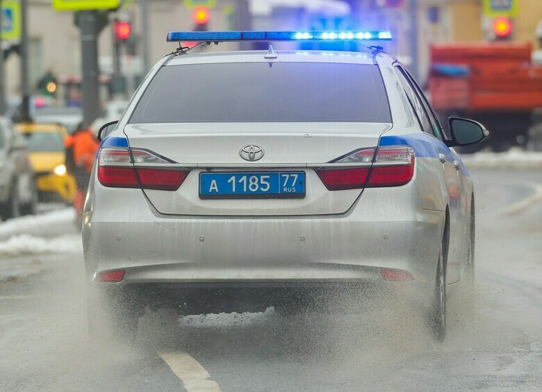 Изображение Москвичу, разбившему чужую машину с иностранными номерами, дали всего 15 суток