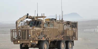 От канадских бандеровцев — украинским: к ВСУ едут заокеанские инженерные броневики