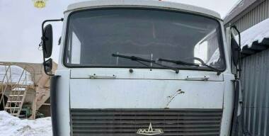 Грузовик раздавил рабочего во время замены колеса в Альметьевске