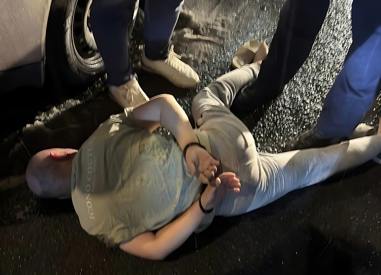 Изображение Мужчина избил жену и похитил на машине своего сына в Санкт-Петербурге