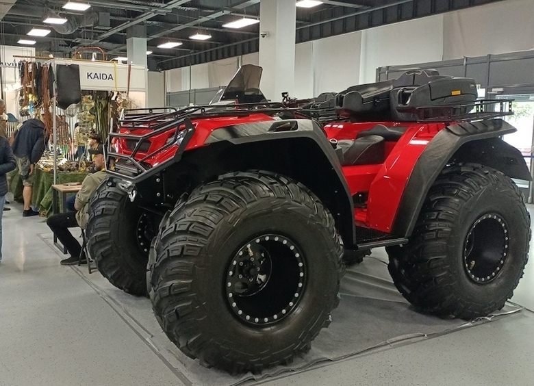 Мотосапы, плавающие «квадры», вечные фонари: чем удивили экспозиции охотничьих выставок