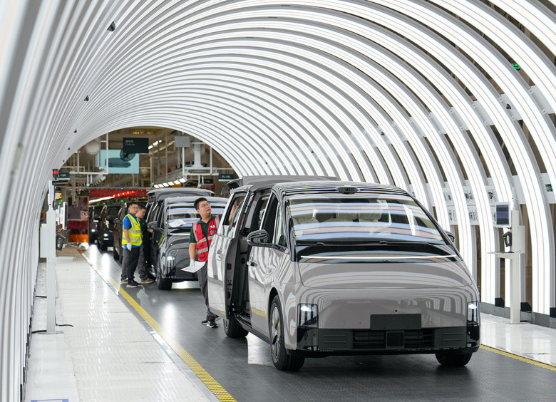 Враг хорошего: автомобили стали как никогда «умными» и от того раздражающими