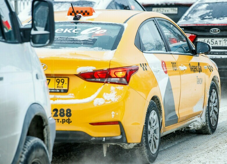 В России вдвое выросла доля самозанятых таксистов