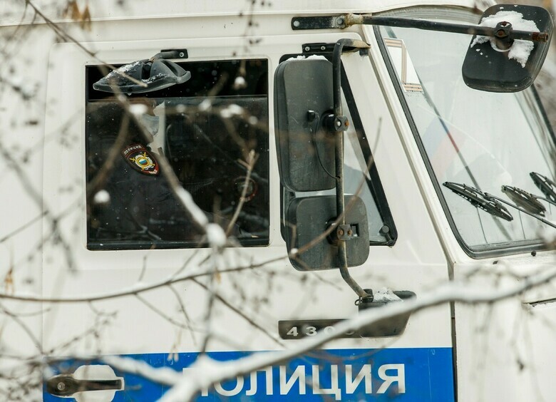 Изображение 18-летний юноша заглянул в гости к знакомому и угнал машину его матери