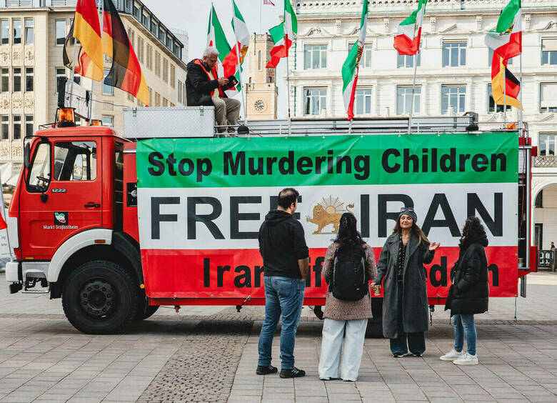 Изображение Более 1500 водителей фур из России застряли на Ближнем Востоке