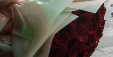 «Романтичный» автоугонщик из Благовещенска лишился свободы из-за букета цветов