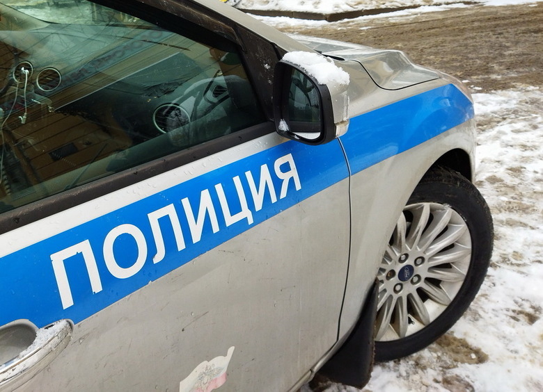 Изображение В Красноярском крае неизвестные бросили петарду в машину с ребенком