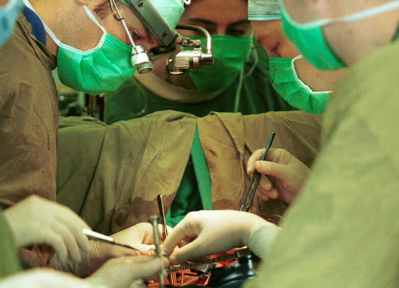 Изображение Железный штырь пробил днище авто и вонзился в ягодицы женщины на Камчатке