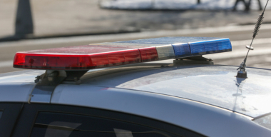 Парень с ножом напал на курсанта МВД в служебном автомобиле в Санкт-Петербурге