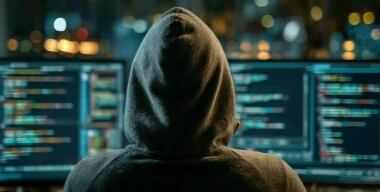 В Архангельской области мошенники лишили пенсионерку авто и 5 млн