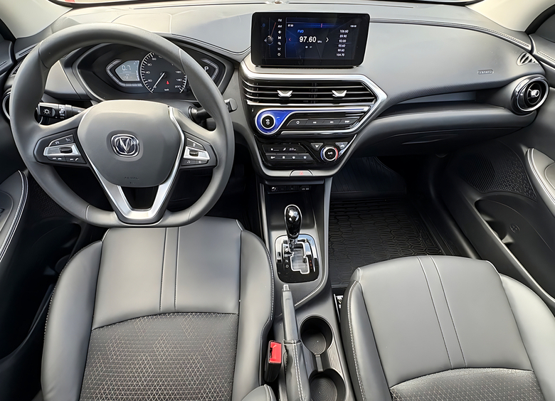 Облажались — исправились: китайцы решили проблему коротких сидений в своих авто