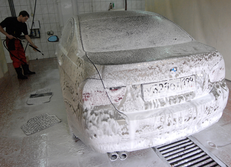 Изображение Мойка машины во дворе может обернуться штрафом до 250 тысяч рублей