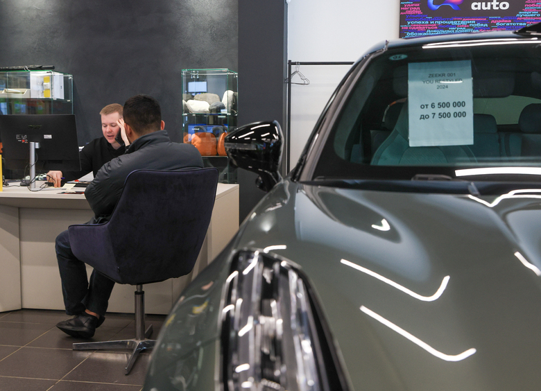 Изображение Траты россиян на новые автомобили свелись к минимуму