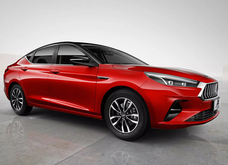 Лифтбэку JAC J7 грозит уход с российского рынка