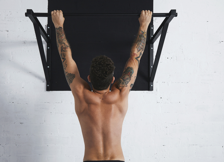 Изображение Мужской фитнес: как правильно установить турник дома