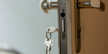 Что делать, если заедает дверной замок