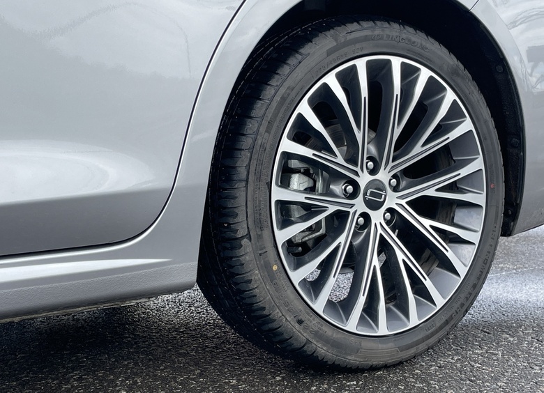 Изображение Эксперт Акжолов рассказал, стоит ли в 2026 году покупать китайские шины