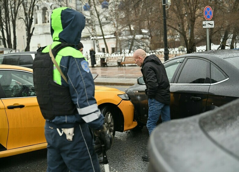 Сократить выплаты: страховщики опять переваливают свои проблемы на водителей