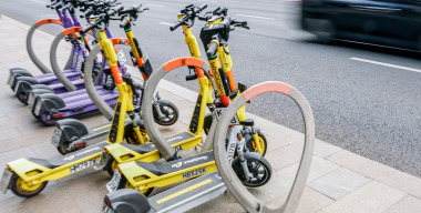 Где правильно поставить запятую: электросамокаты запретить, нельзя разрешить