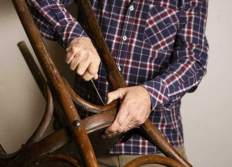 Изображение Мебельный апгрейд: как починить стул вместо того, чтобы тратиться на новый