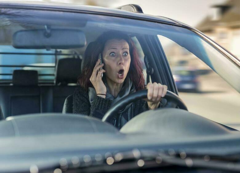 Изображение Автомобилистка получила четыре штрафа за черное пальто