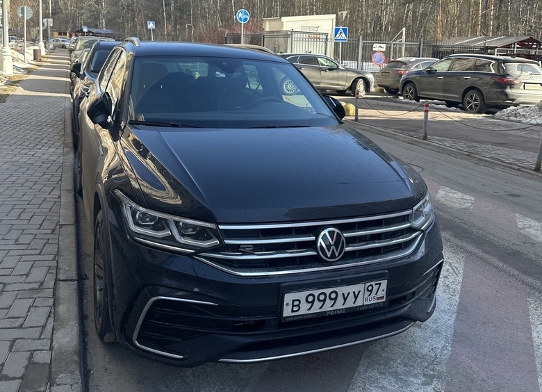 Российским водителям разрешат бронировать «красивые» номера на «Госуслугах»