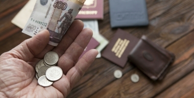 Водитель из Новороссийска лишился денег в туалете на парковке Воронежа