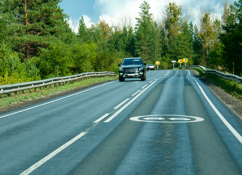 Изображение Ревнивый муж с сообщниками посадил любовника жены в багажник и вывез в лес