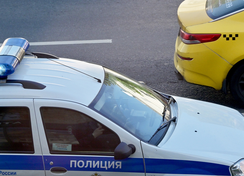 Изображение Водитель, лишенный «прав», вылетел на встречку и врезался в такси