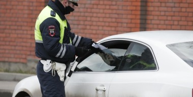 В Красноярском крае водитель с просроченными правами накопил 144 неоплаченных штрафа