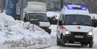 В Ставропольском крае водитель врезалась в дерево, съехав в кювет