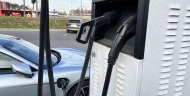 Дорожный вулкан: сомнительная особенность электромобиля, про которую не принято говорить