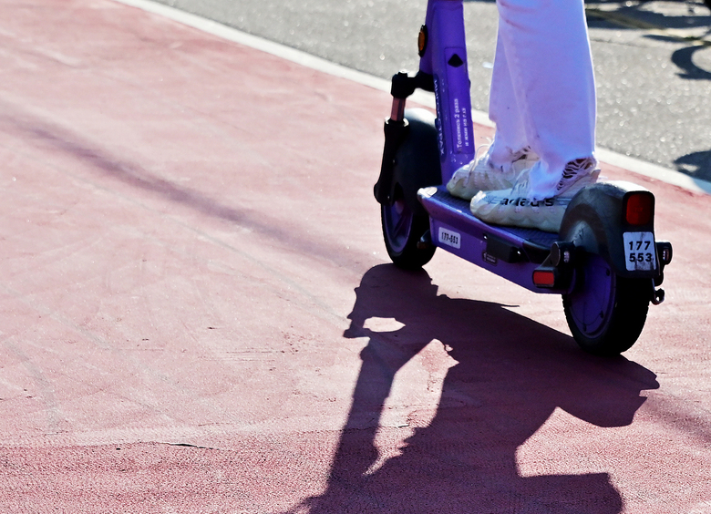 Изображение 16-летняя самокатчица сбила женщину и бросила ее умирать: девушке грозит колония