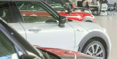 Российские продажи новых автомобилей выросли на 27%