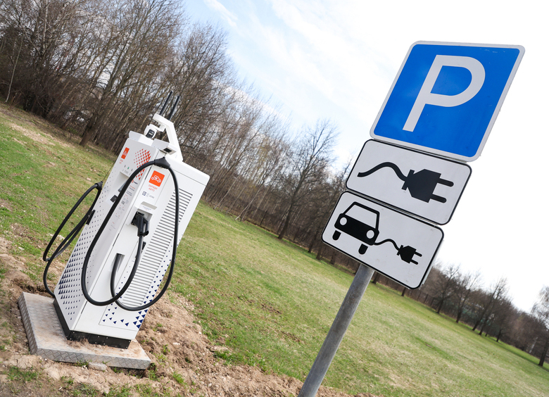 В Совете Федерации признали, что по России сложно ездить на электрокарах