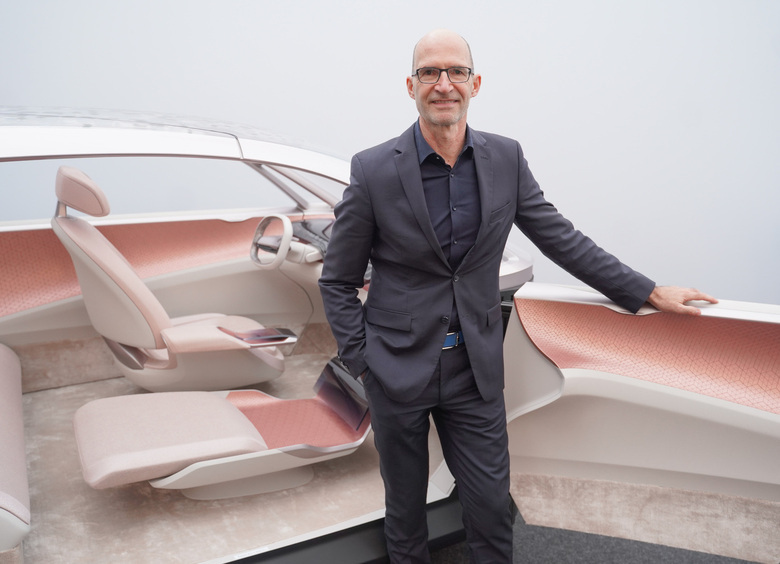 «Премиум — это образ мышления»: интервью с дизайнером Changan Клаусом Зисиорой