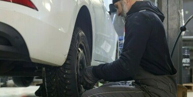 Эксперт Погуляев объяснил, чем опасна эксплуатация зимних шин в теплую погоду