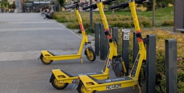 Эксперт Эрдман рассказала, сколько в России прокатных и частных электросамокатов