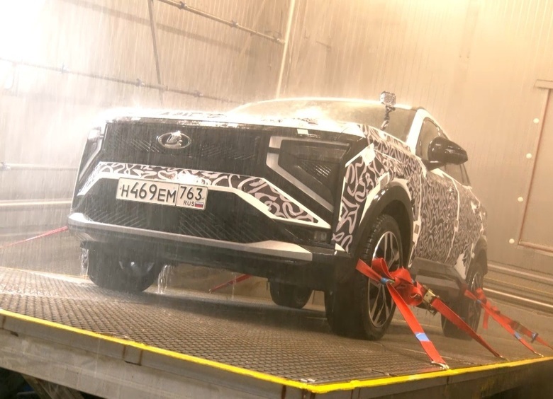 Новейший LADA Azimut испытали морозами и солью