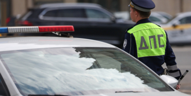 Родители усадили 6-летнего ребёнка за руль BMW ради торта и лайков в соцсетях