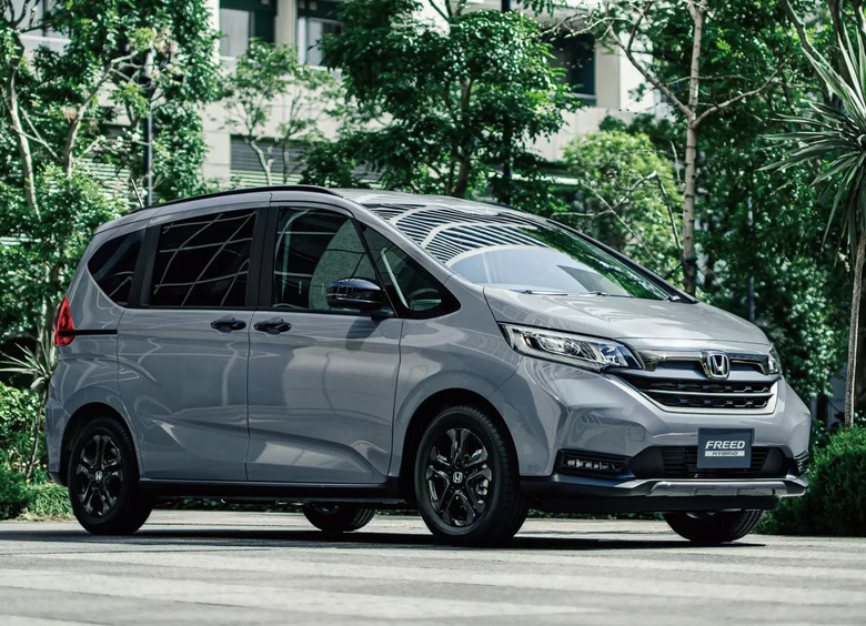 Изображение В Россию стали привозить на 32% больше иномарок с пробегом из Японии