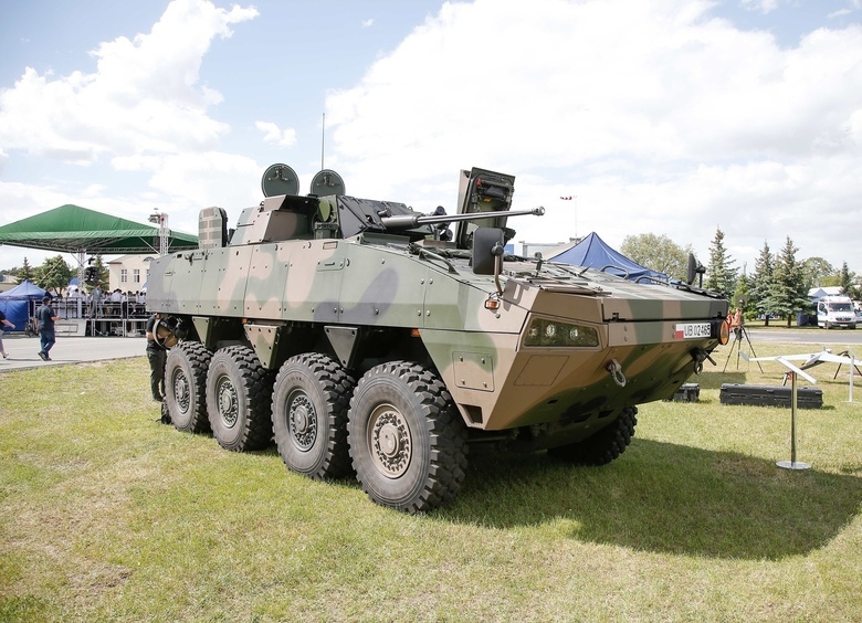 Росомаха страшная: хохлы похвастались новеньким БТР из Польши