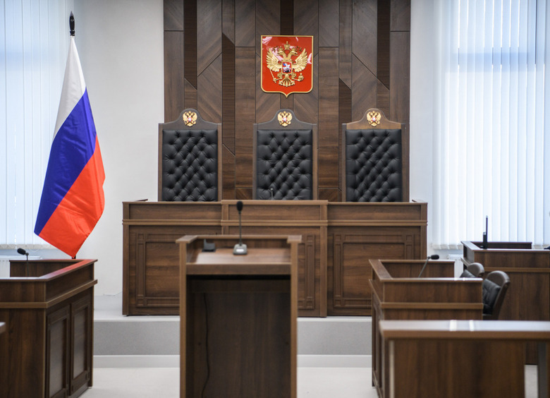 Изображение Пять машин разбились из-за стекловидного льда на дороге Брянска