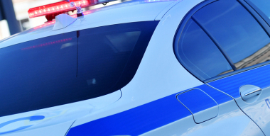 В Тутаеве две неуправляемые машины вылетели прямо на пешеходов