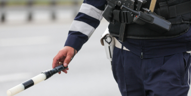 Пьяный лихач без «прав» на «девятке» устроил погоню со стрельбой