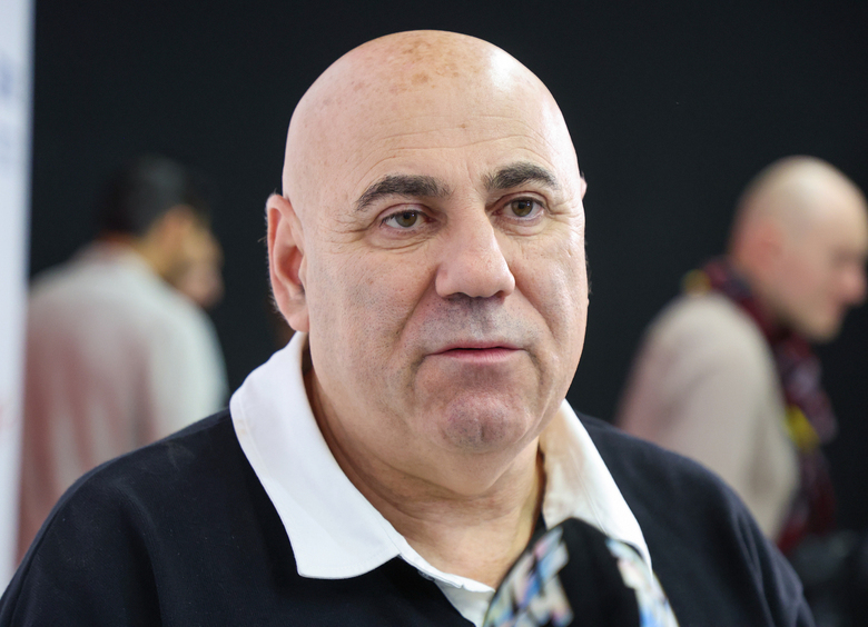 Изображение Иосиф Пригожин пожаловался на свой новенький кроссовер Zeekr 9X