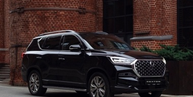 KGM открыл в России продажи семиместного Rexton