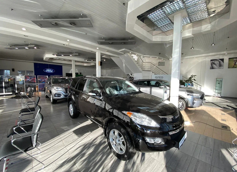 В России опять становится больше дилерских автосалонов